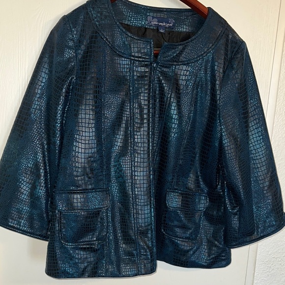 Susan Graver embossed animal print swing style jacket EUC size L - Picture 1 of 7